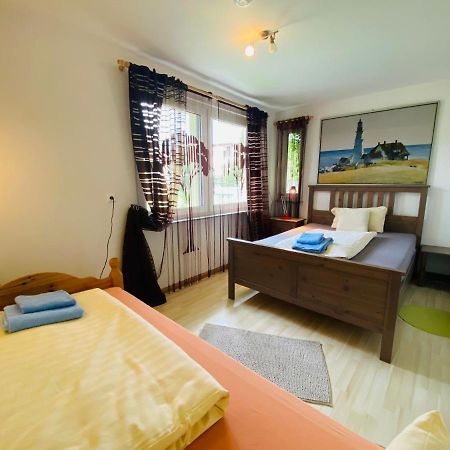 Apartment Emil Im Eg Mit Garten In Suhl Bagian luar foto